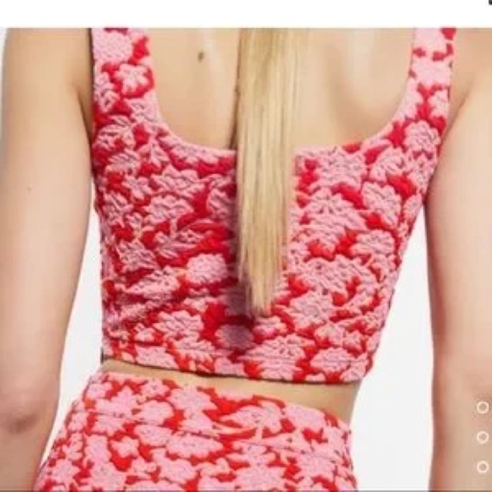 Zara pink and red floral crop tank top medium